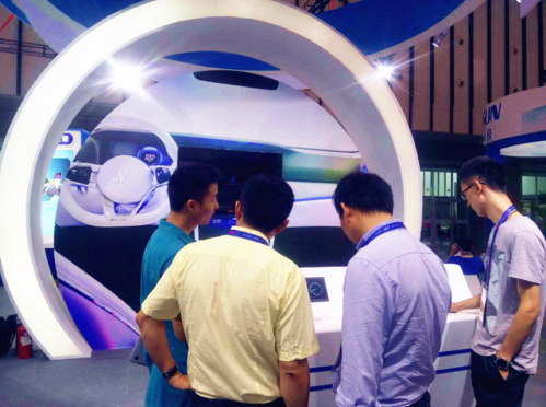 诚迈科技亮相南京软博会，展示前沿的智能驾驶舱软件解决方案  