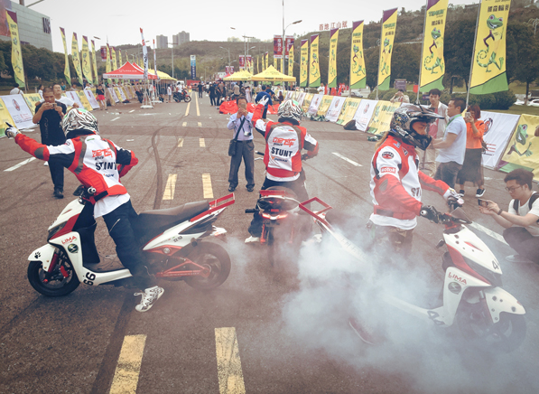 电摩VS摩托车，立马电动车2017再战摩博会  